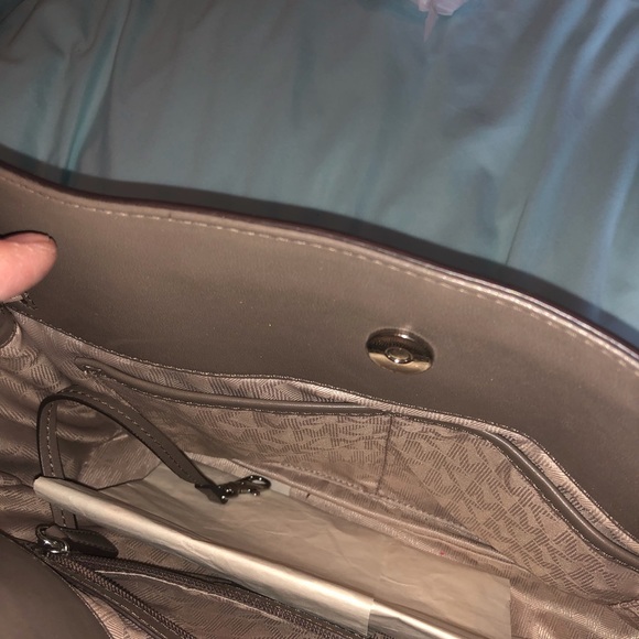 SOLD- Michael Kors Large Hamilton Saffiano TwoTone Tote - Picture 7 of 7